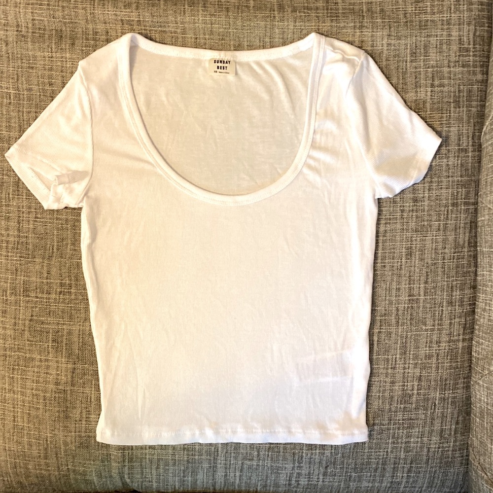 Aritzia Sunday Best White T ✌🏻